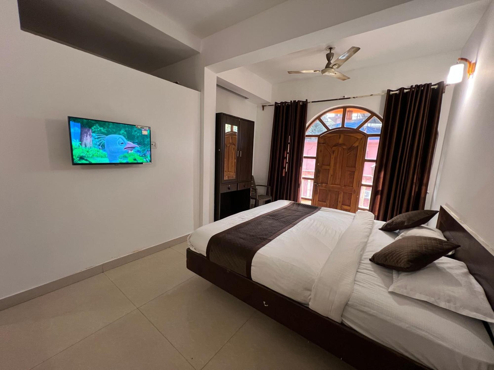 Aura Rooms & Swimming Pool, Calangute Luaran gambar