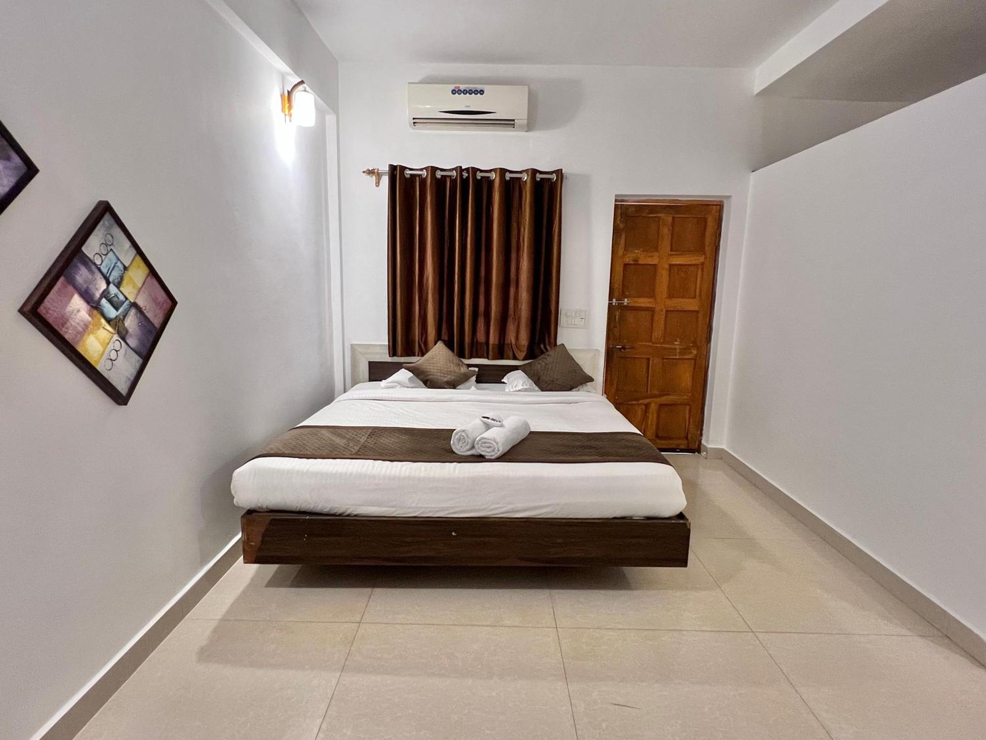 Aura Rooms & Swimming Pool, Calangute Luaran gambar