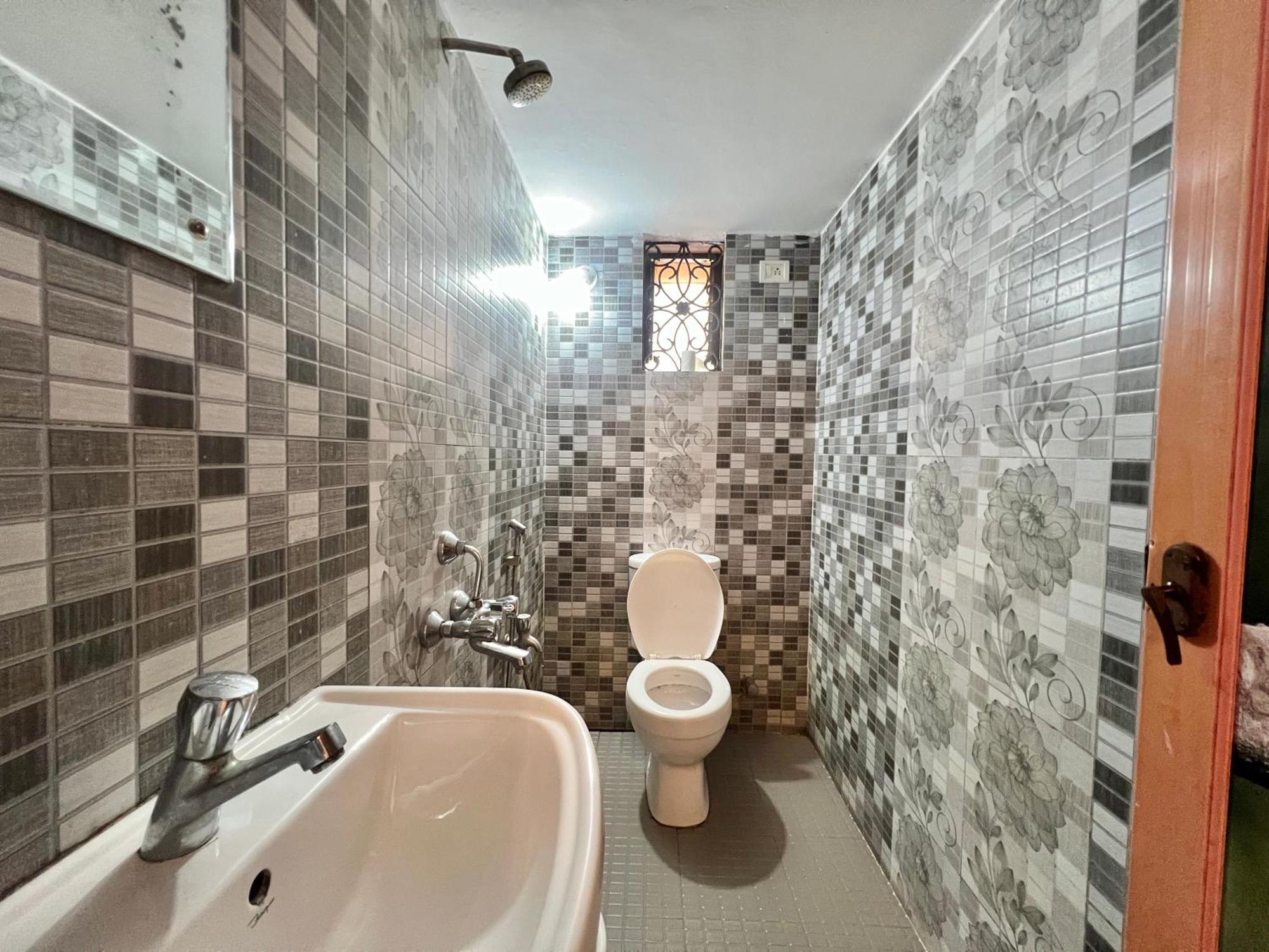 Aura Rooms & Swimming Pool, Calangute Luaran gambar