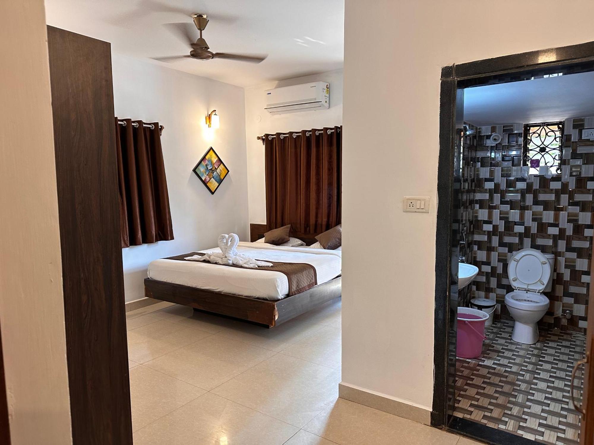 Aura Rooms & Swimming Pool, Calangute Luaran gambar